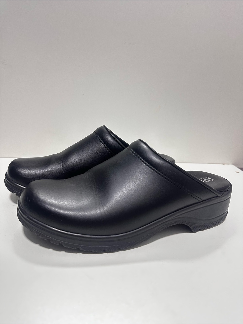 BJORK by KLÄGN Flex Pro Open Back Black Leather Clogs